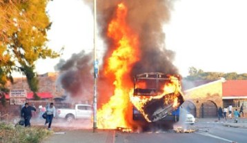 TshwaneUnrest-townships-ablaze-over-Didiza